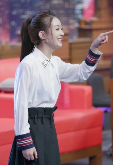 说好的赵丽颖《金星秀》换成了刘嘉玲，网友：没找到合适的鞋子？