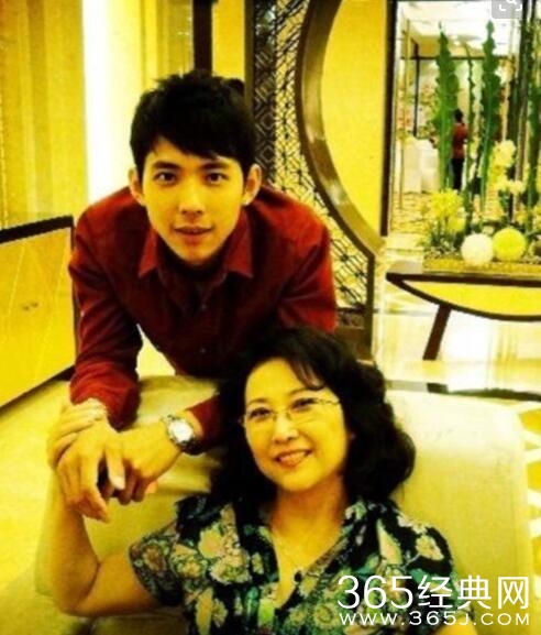 62岁朱时茂的婚姻生活