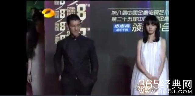 郑爽成名前走红毯完全黑脸不理同伴，果然任性小公主成名