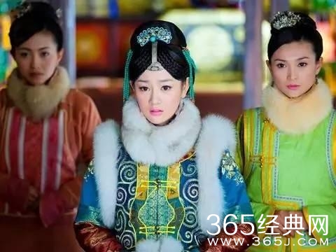 两句话来概括今年暑假档电视剧： 别低头，假发会掉，别流泪，美瞳会爆