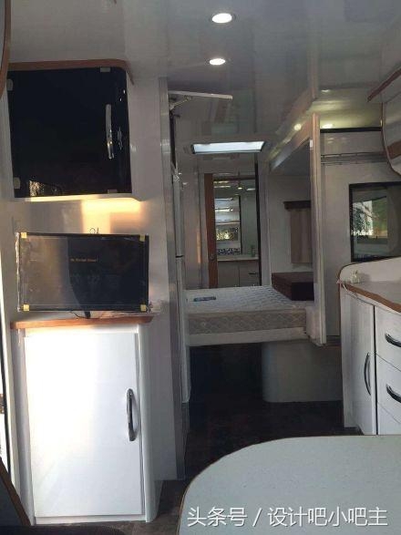 郑爽房车遭粉丝围观拍照     网友：女神的座驾真壕啊