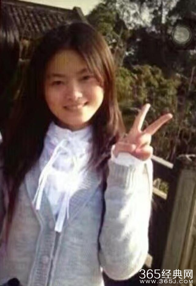 你看过当红小花们的中学照片吗？除了郑爽基本都是校花级别！
