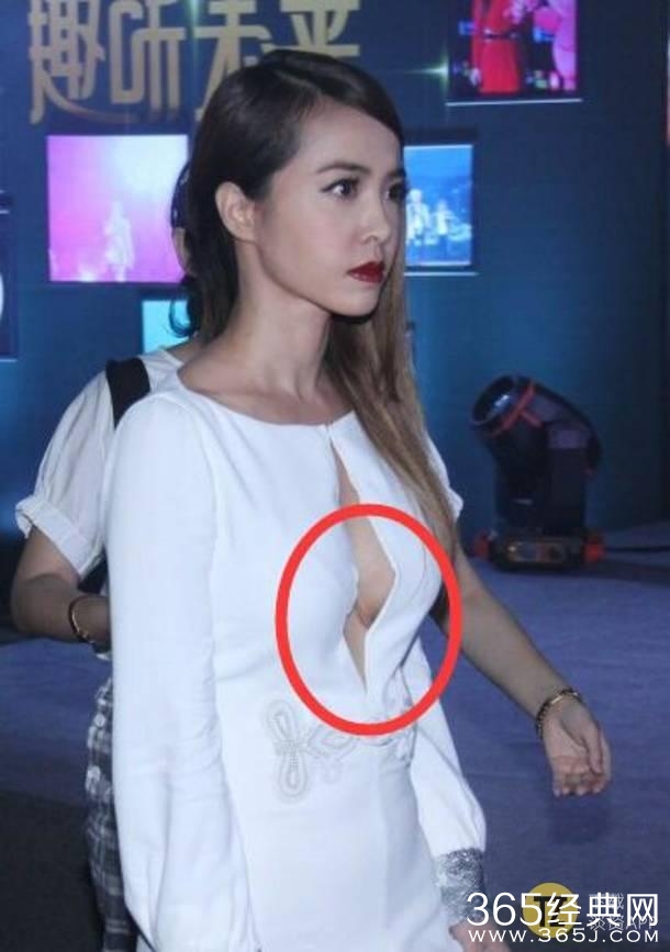 蔡依林快别穿开胸衣了！隆胸痕迹这么明显看着都尴尬！