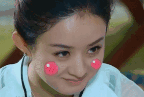 小脚硬穿大鞋 心疼赵丽颖的小脚丫