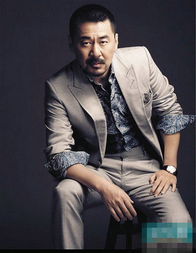 陈建斌真人首秀 “狂风暴雨”考验学生承受力