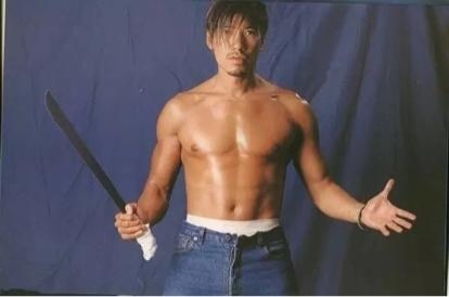 港片里面的黑帮老大，最后一个还是逗逼