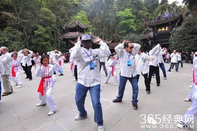 喜大普奔，全国首个旅游信用APP在都江堰正式上线啦！