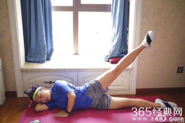 狂减30斤！何洁三个月瘦回纸片人