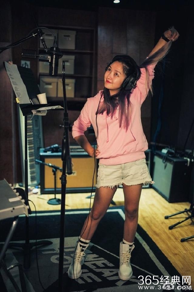 狂减30斤！何洁三个月瘦回纸片人