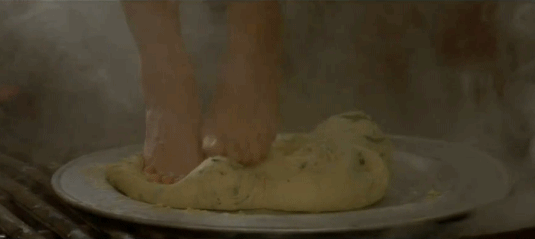 这部影片有内地最美的肉体，一眼难忘的长腿，蒸腾湿润的情欲..