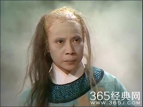 至今未婚的罗兰，成为圈中备受爱戴的老大姐