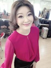 王小骞遇奇葩邻座飙英语 欲用青岛话反击 网友:青岛小嫚不好惹