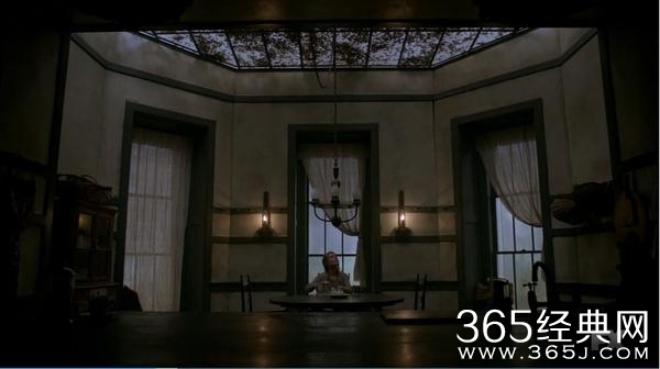 豆瓣8.3，这部史上最重口恐怖美剧，一回归就吓到我肝颤