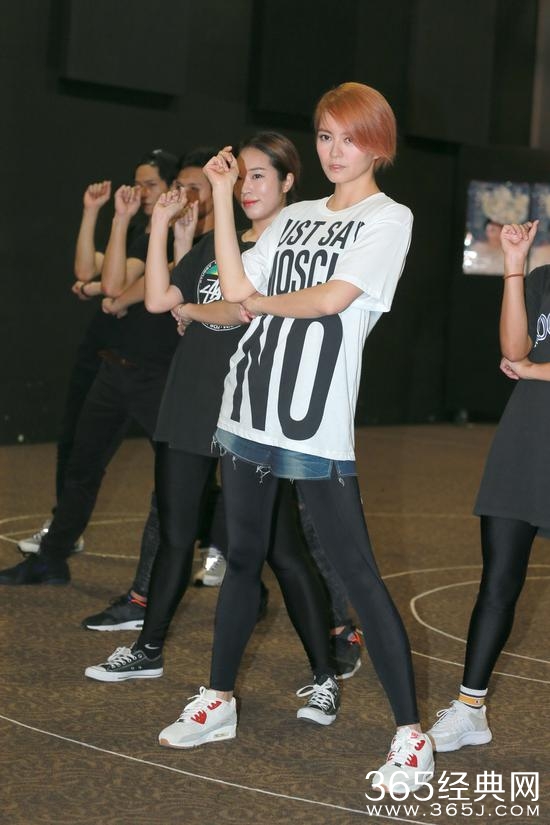 梁咏琪为个唱减肥节食 愿平淡庆祝结婚周年