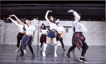 小花里跳舞最好的是刘诗诗、胖迪，舞姿最蠢萌的居然是赵丽颖