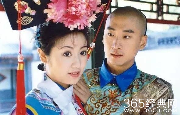 两句话来概括今年暑假档电视剧： 别低头，假发会掉，别流泪，美瞳会爆