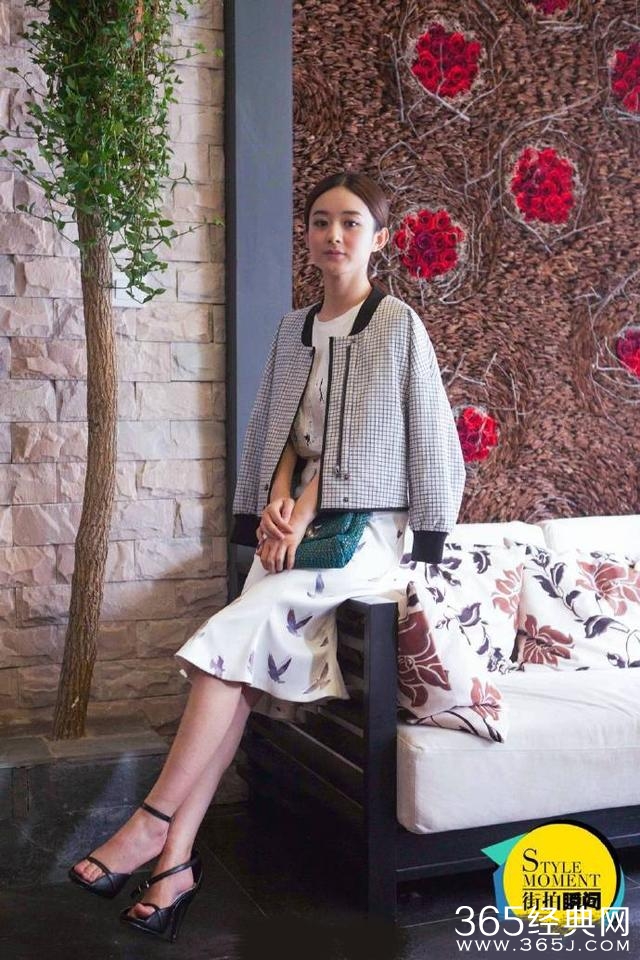 《胭脂》剧组好用心 连赵丽颖脚小的梗都用上了 好评！