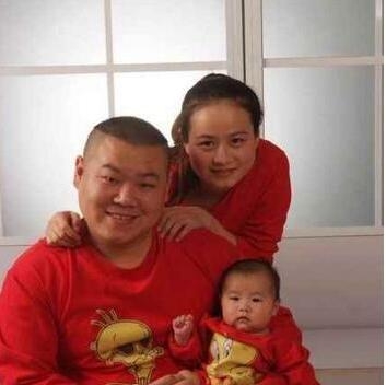 模范老公小岳岳竟因一场电影劈腿大胸美女，疑有私生子