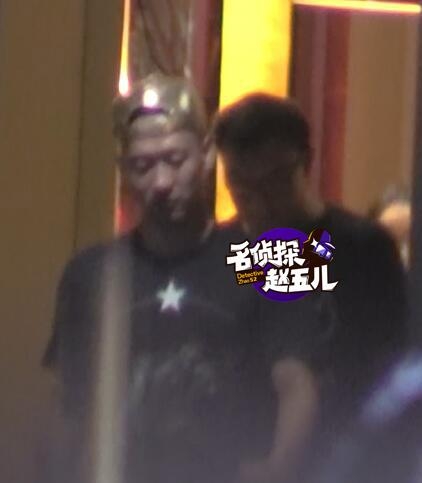 曹云金懒理撕X风波  忙拍戏应酬恭敬送导演