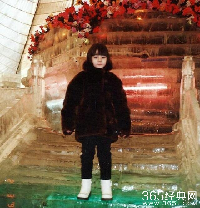 你看过当红小花们的中学照片吗？除了郑爽基本都是校花级别！