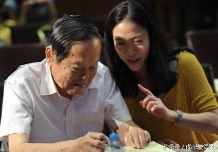 杨振宁曾说：翁帆是美女，我不介意她再嫁给别的男人。