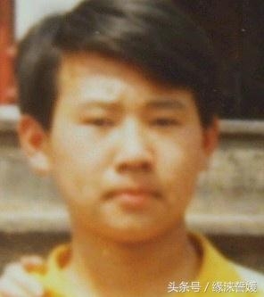 郭德纲昔日旧照曝光，年轻时帅过林俊杰