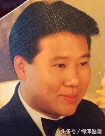 郭德纲昔日旧照曝光，年轻时帅过林俊杰