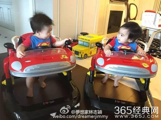 黄多多长成大美女 妹妹曝光好可爱，森碟的弟弟也炒鸡帅！明星二胎宝宝们你们是复制粘贴的啊？