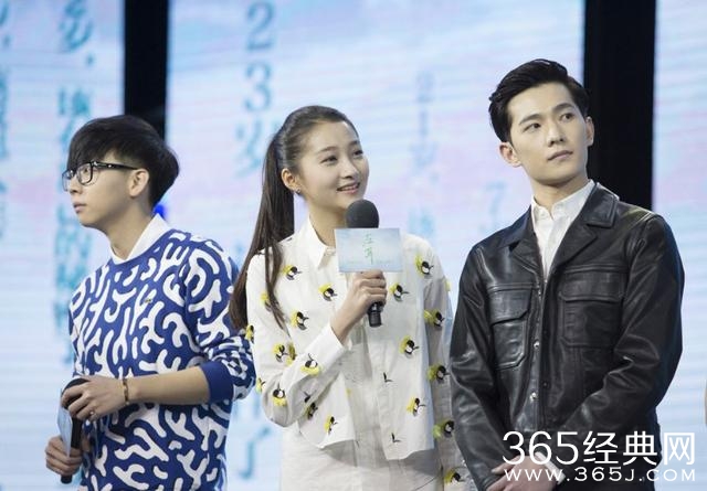 关晓彤遇到杨洋，面对偶像太激动，场面无法控制！