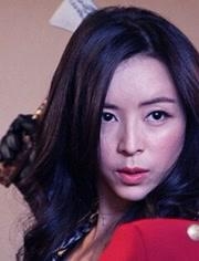 张静初调峰时期消失两年，如今整容复出狂揽烂片