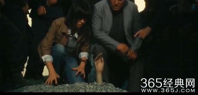 姐姐遭富二代“轮奸”，羞愤自杀！弟弟复仇：“血债血尝”！