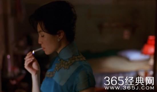 女神抽烟你见过吗？周迅吞云吐雾太惊艳，赵丽颖反差太大
