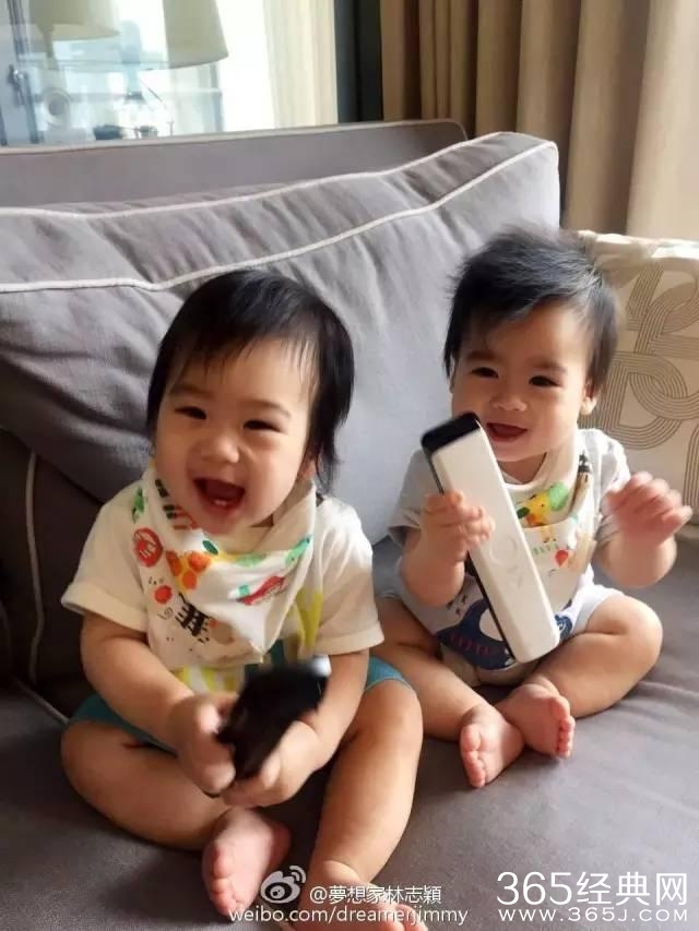 黄多多长成大美女 妹妹曝光好可爱，森碟的弟弟也炒鸡帅！明星二胎宝宝们你们是复制粘贴的啊？