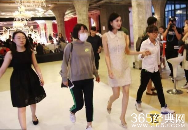 古力娜扎这么做就是在给自己招黑啊！怪不了人家郑爽！