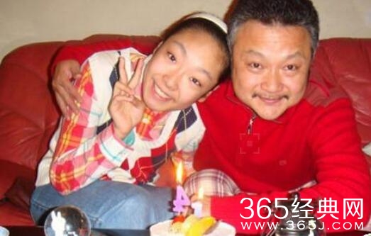 53岁红楼梦贾宝玉扮演者欧阳奋强的婚姻生活