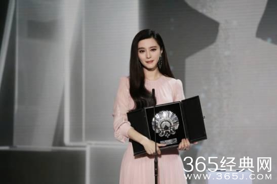 他让范冰冰从妖艳小三变成农村妇女