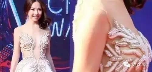 相比邓紫棋的穿着，更尴尬的是赵丽颖的脚和鞋子