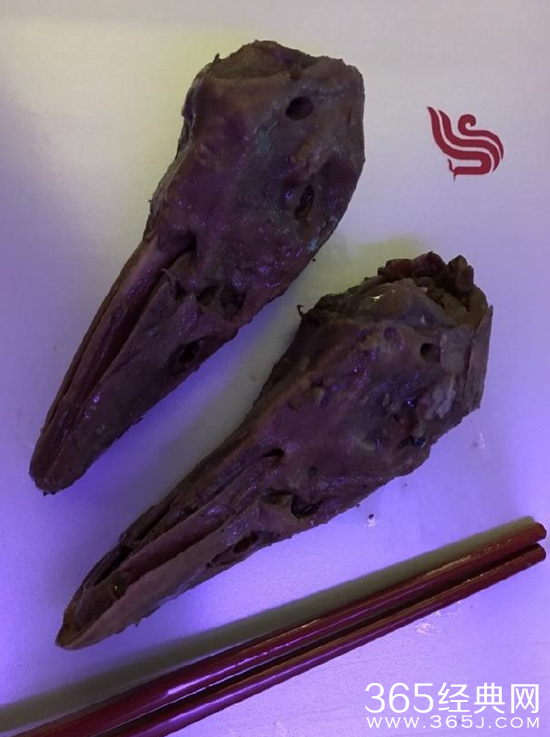 吃一堑长一智！高晓松死守鸭头躲过空姐