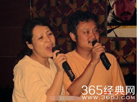 53岁红楼梦贾宝玉扮演者欧阳奋强的婚姻生活