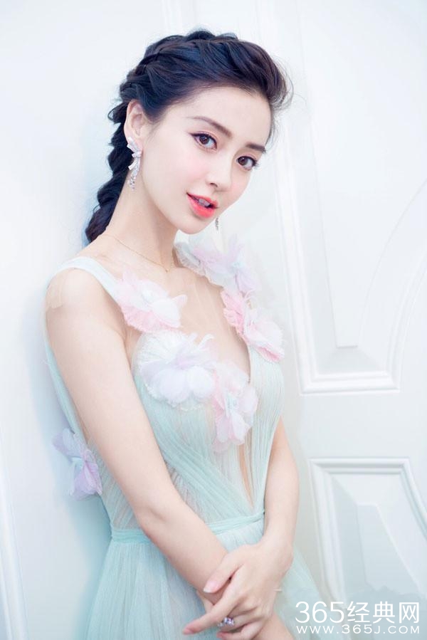 邓超为何37岁就一头白发？真实原因曝光令人心酸不已！