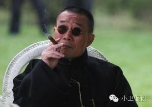 许文强之所以会爱上冯程程，不是一见钟情而是因为她