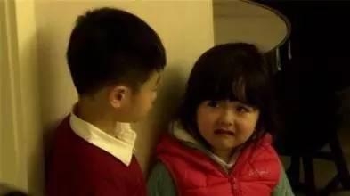 黄多多长成大美女 妹妹曝光好可爱，森碟的弟弟也炒鸡帅！明星二胎宝宝们你们是复制粘贴的啊？