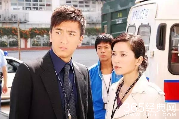 港姐出道，凭借《寻秦记》琴清走红，如今家庭事业双丰收