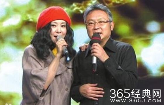 53岁红楼梦贾宝玉扮演者欧阳奋强的婚姻生活