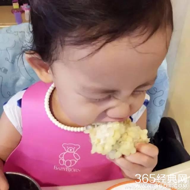 黄多多长成大美女 妹妹曝光好可爱，森碟的弟弟也炒鸡帅！明星二胎宝宝们你们是复制粘贴的啊？