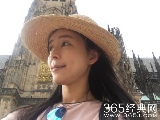 张静初调峰时期消失两年，如今整容复出狂揽烂片