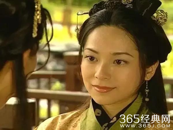 港姐出道，凭借《寻秦记》琴清走红，如今家庭事业双丰收