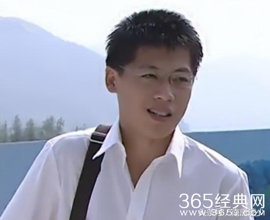 同时拜师赵本山，都曾经被力捧，如今一个片约不断，一个不见踪影