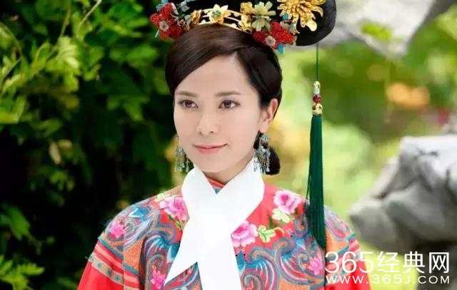 港姐出道，凭借《寻秦记》琴清走红，如今家庭事业双丰收