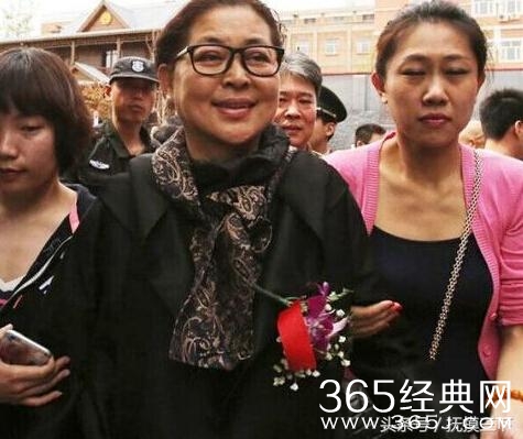 曾是综艺一姐，演戏虽多次夺影后却落下一个老太快的病根